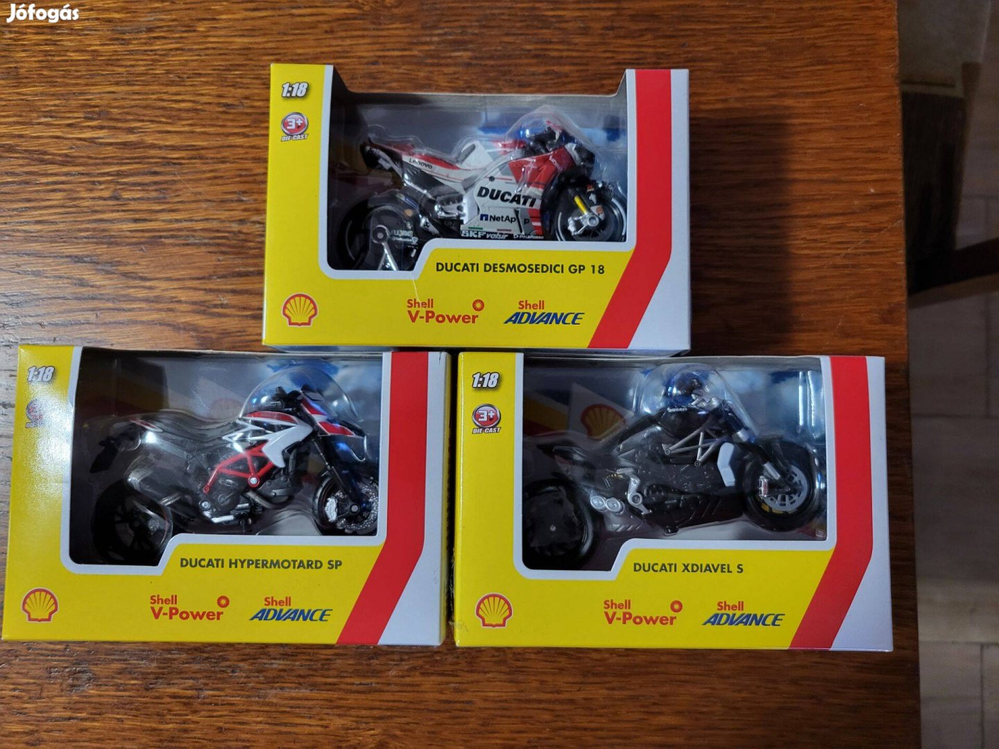 3 db.Shell 1:18-as motormodell