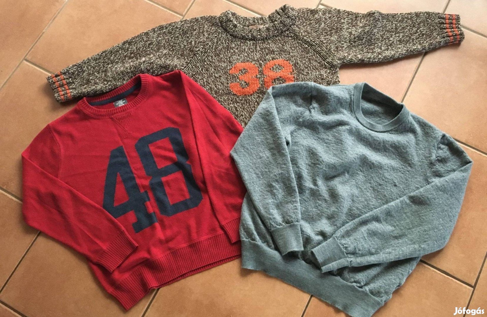 3 db finomkötött pulóver csomagban! 128-134