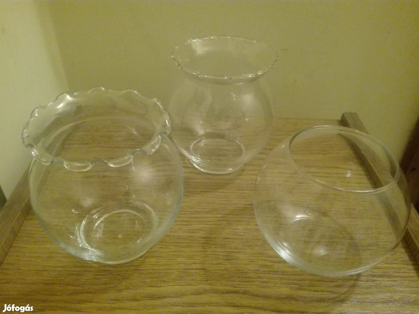 3 db gömb alakú kis üveg váza eladó - 1500 Ft