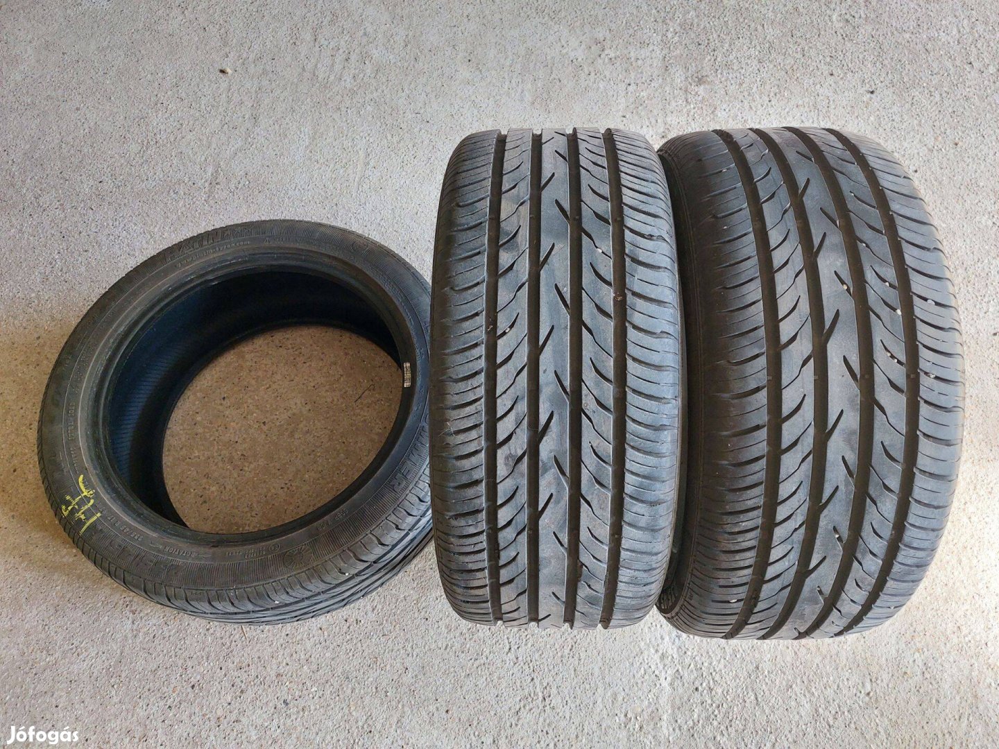 3 db nyári gumi 235/45 R17