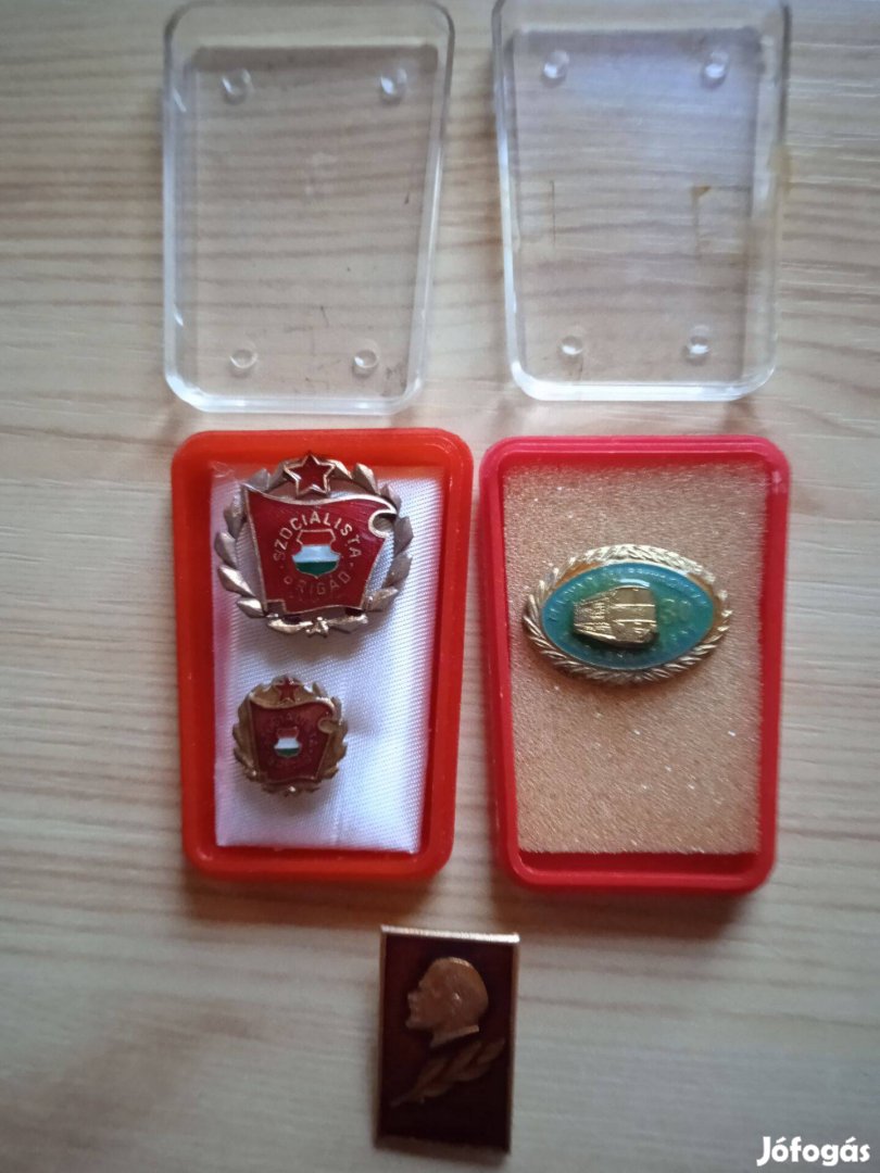 3 db régi kitűző, jelvény gyűjtőknek!