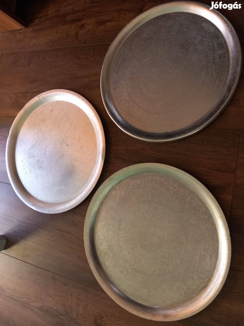 3 db retró kör alakú fém tálca