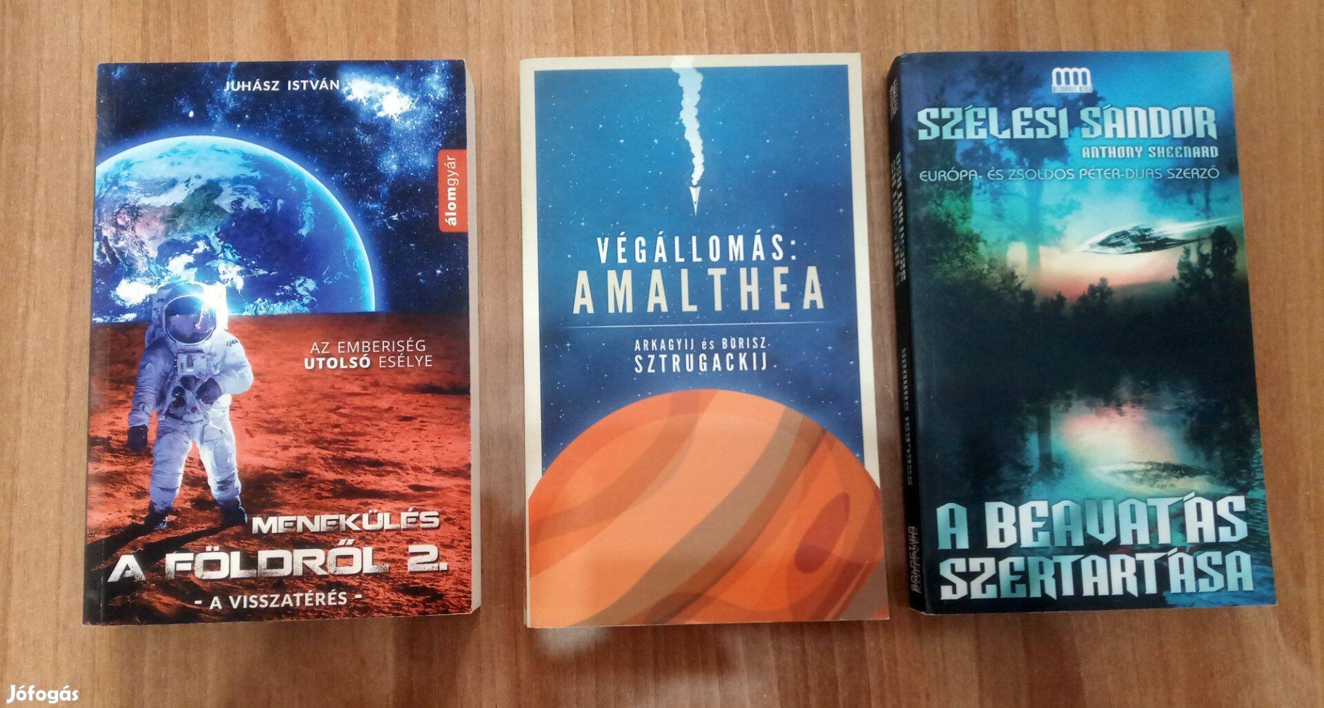 3 db új sci-fi könyv egy csomagban