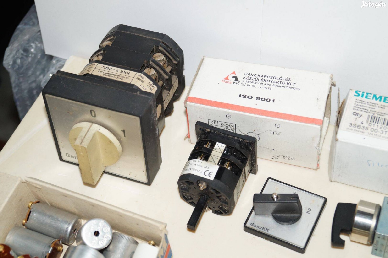 3 fázisú kapcsoló kismegszakító porcelán biztosíték