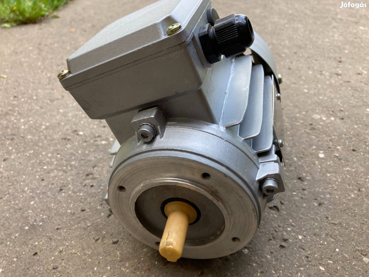 3 fázisú motor CHT 63B4 0,18kW