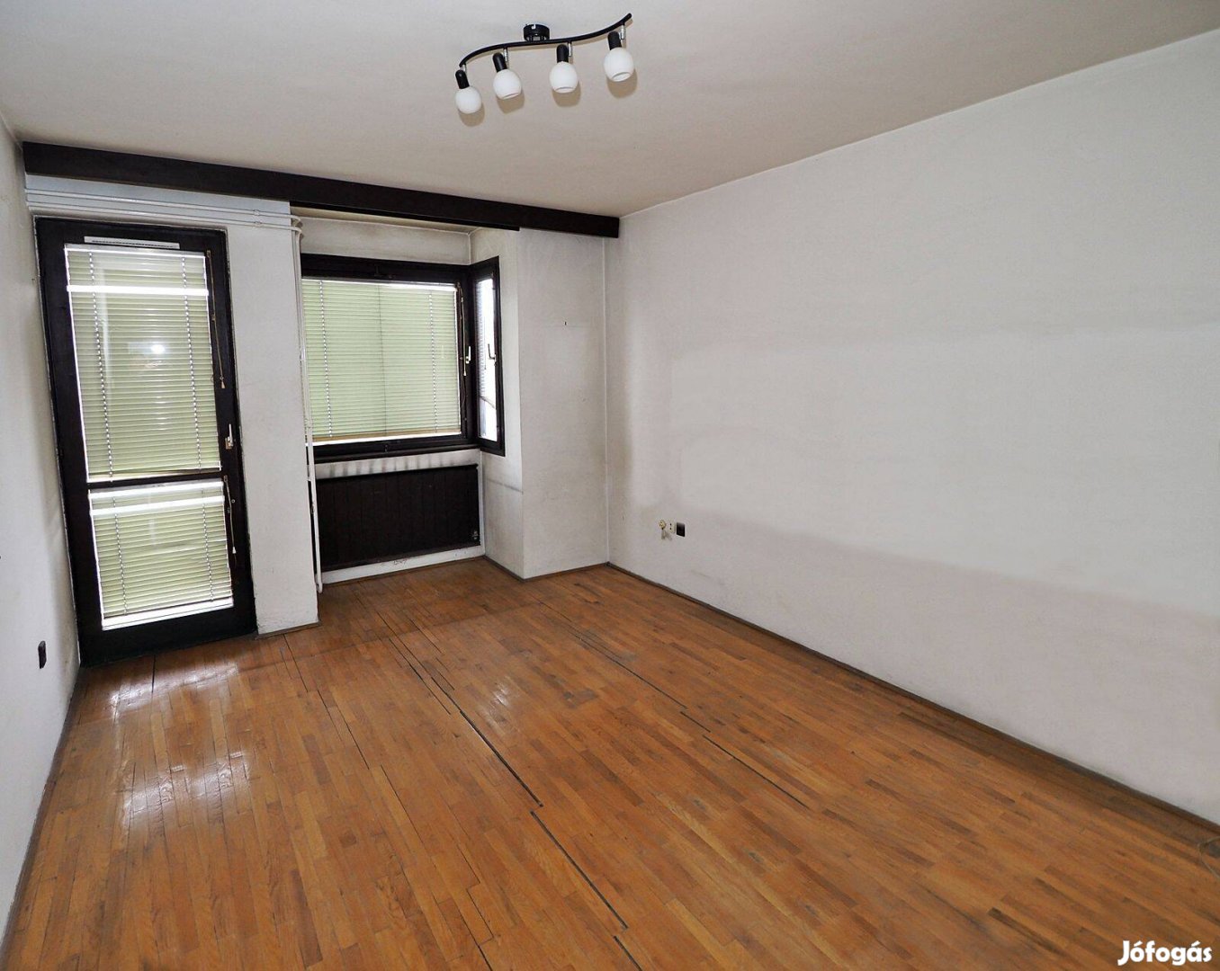 3 ker Pacsirtamező utcában 78 m2 21 szobás felújítandó