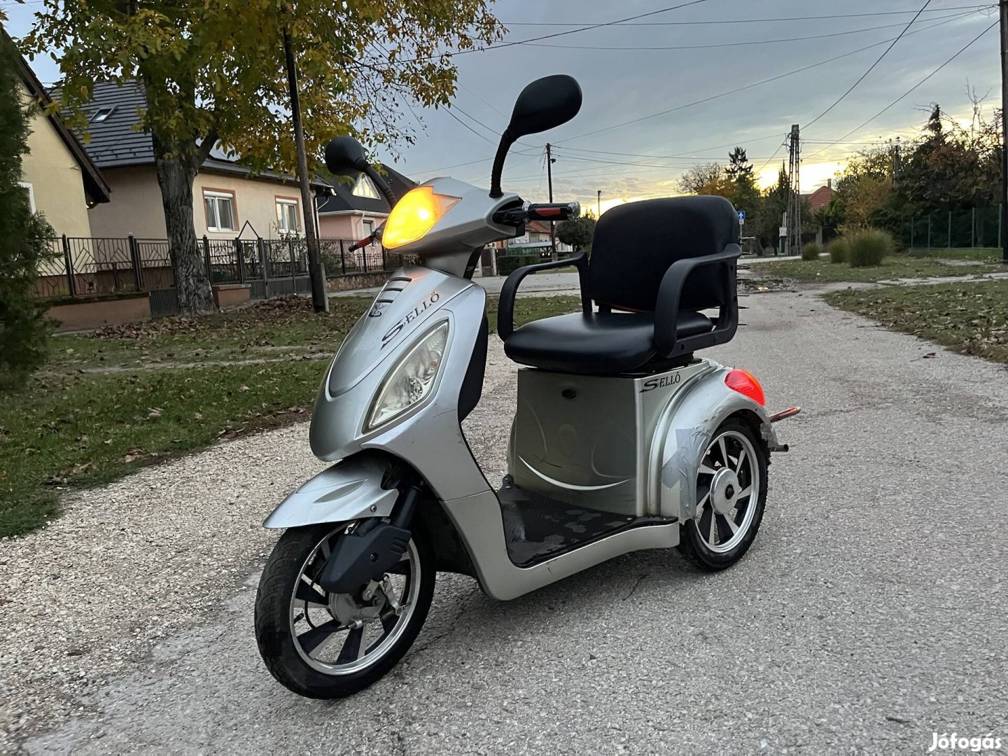 3 kerekű Elektromos robogó , motor "Sellő"