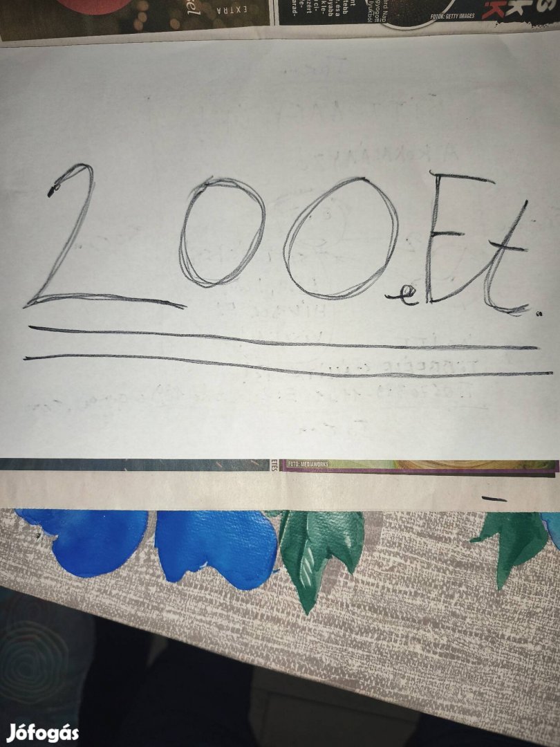 3 kerekű elektromos robogó.