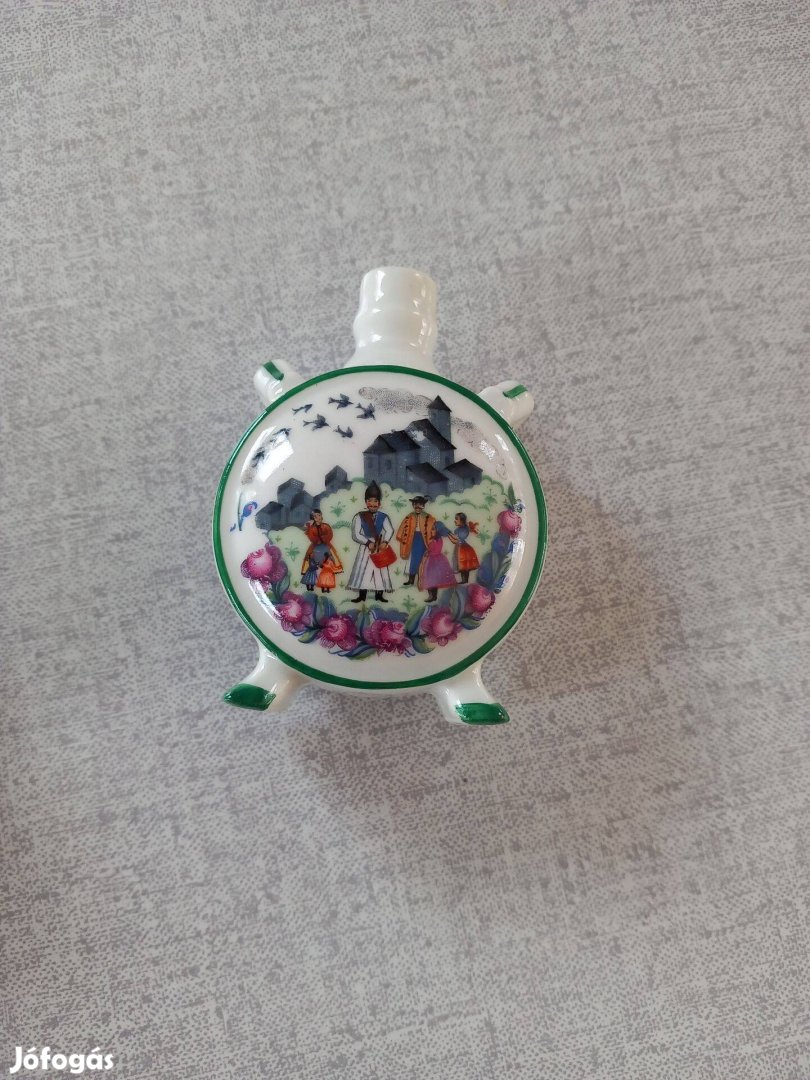 3 különböző Zsolnay porcelán mini kulacs