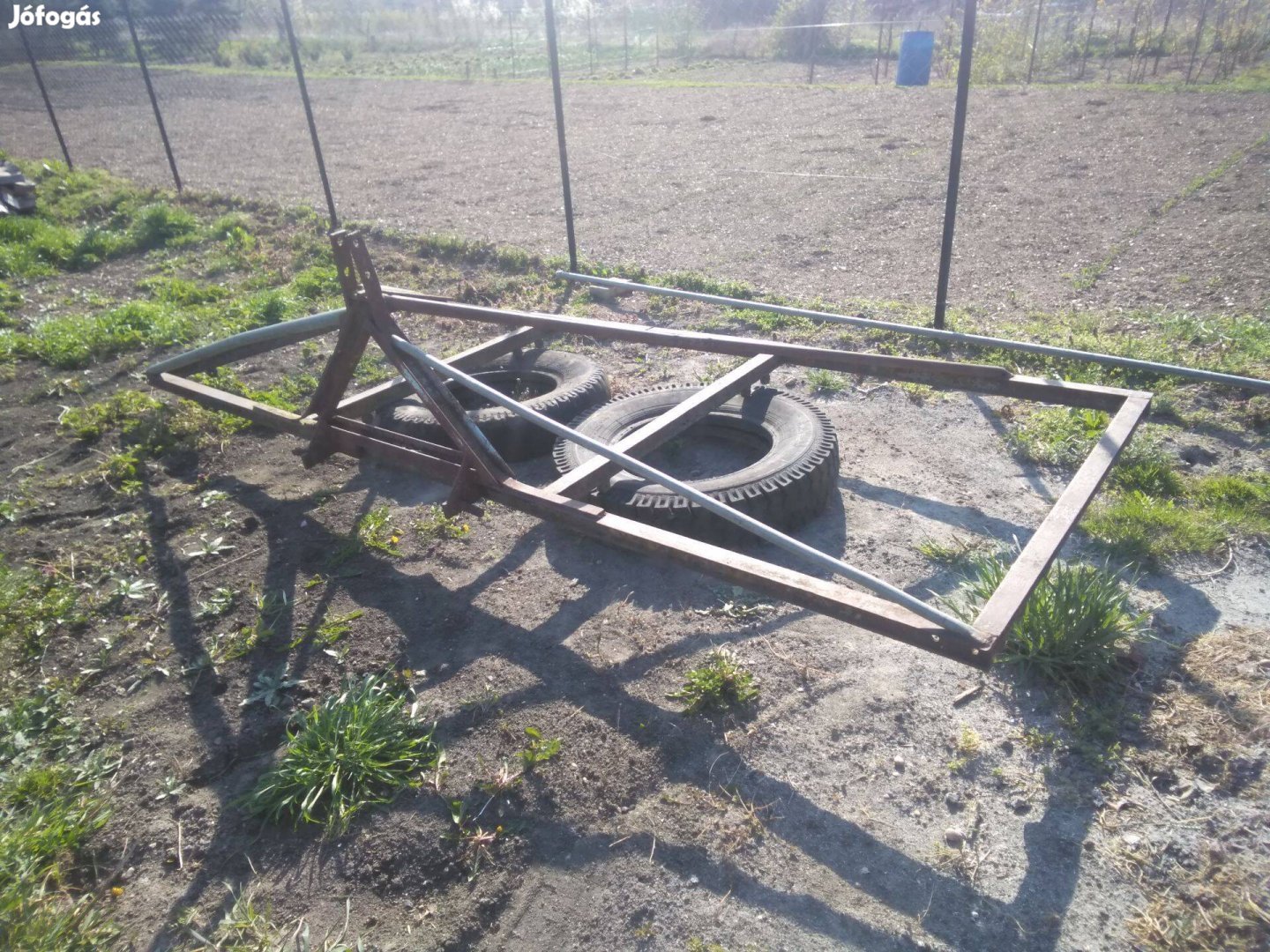 3 leveles, függesztett, nehéz fogas kerete eladó