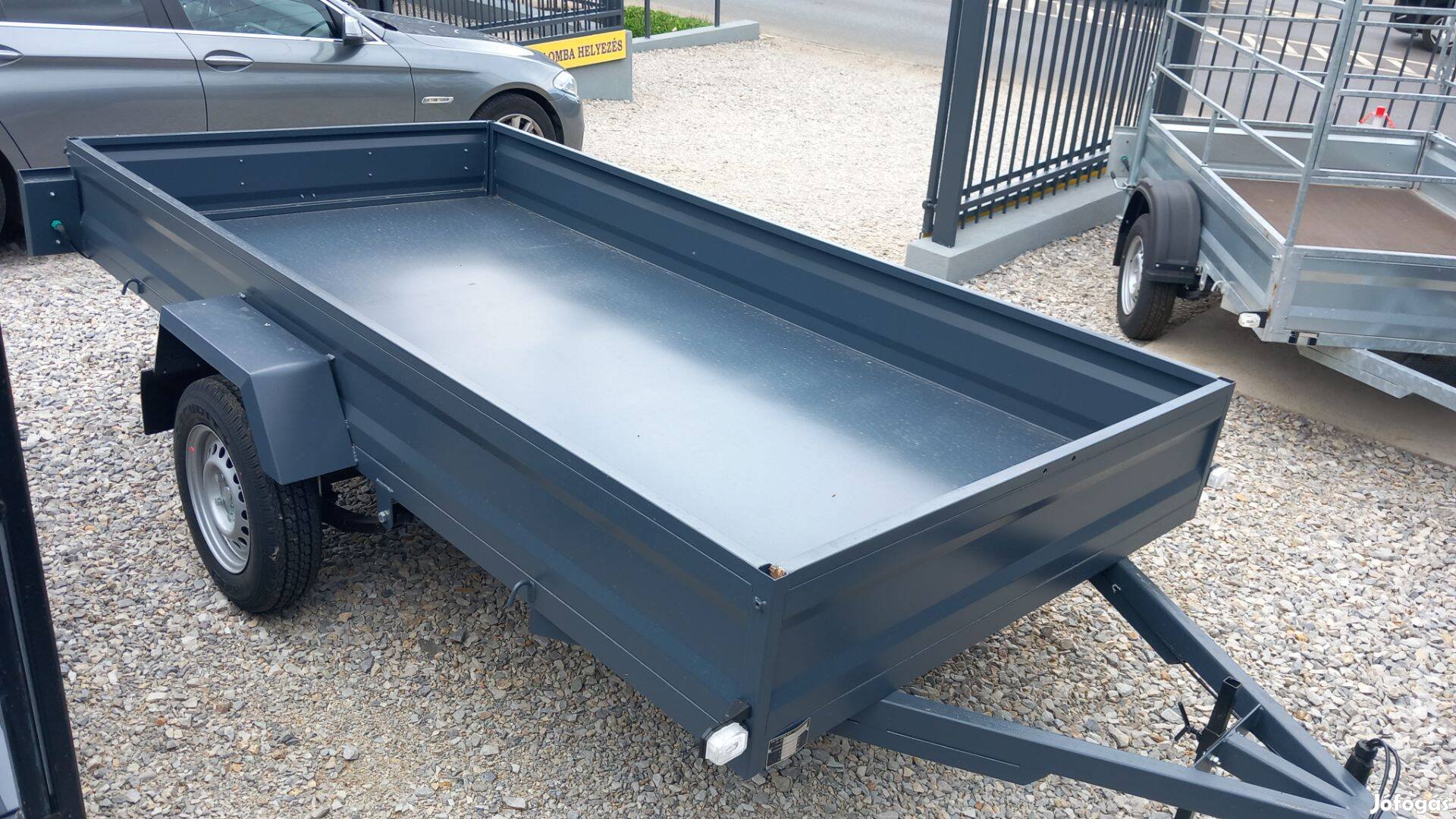 3 méteres, Extra Erős, Vas, hegesztett, zártszelvény Új utánfutó Hitel