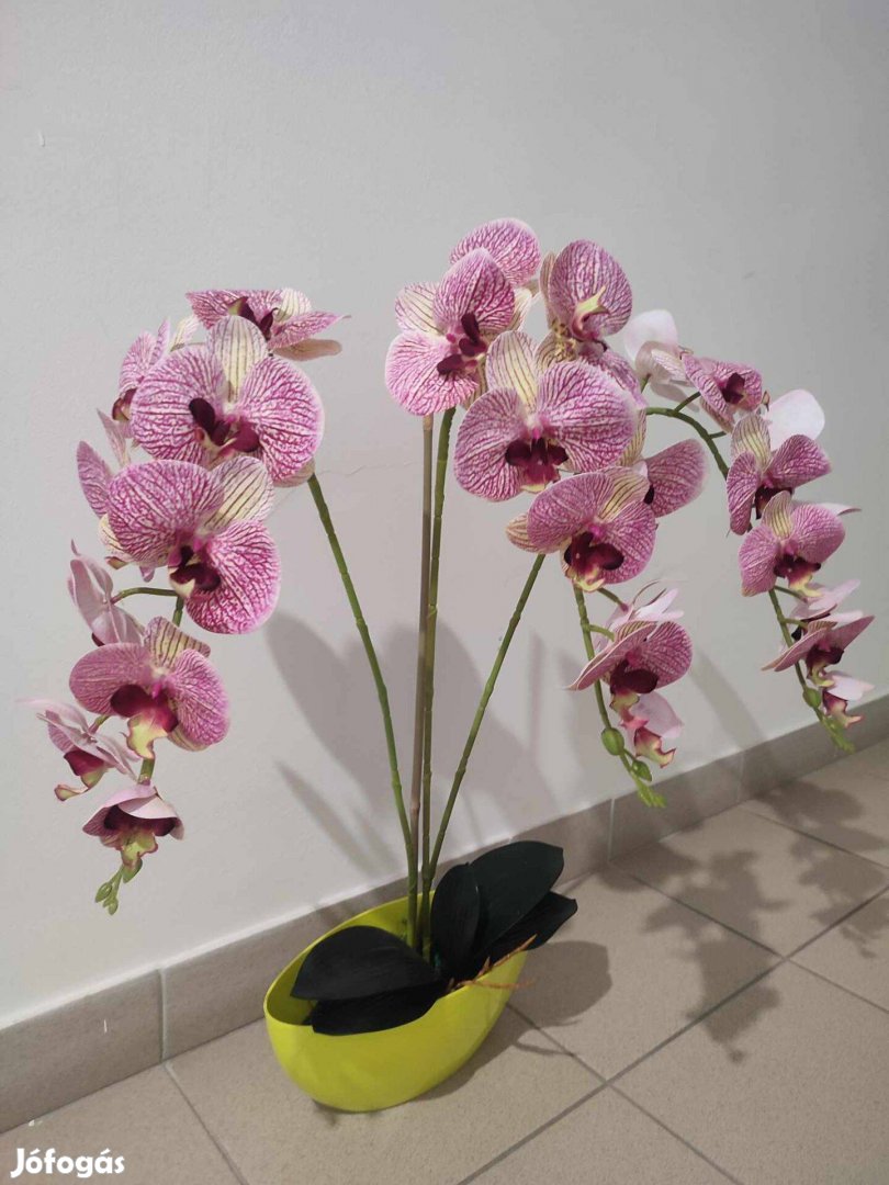 3 szálas élethű orchidea kaspóban 70 cm