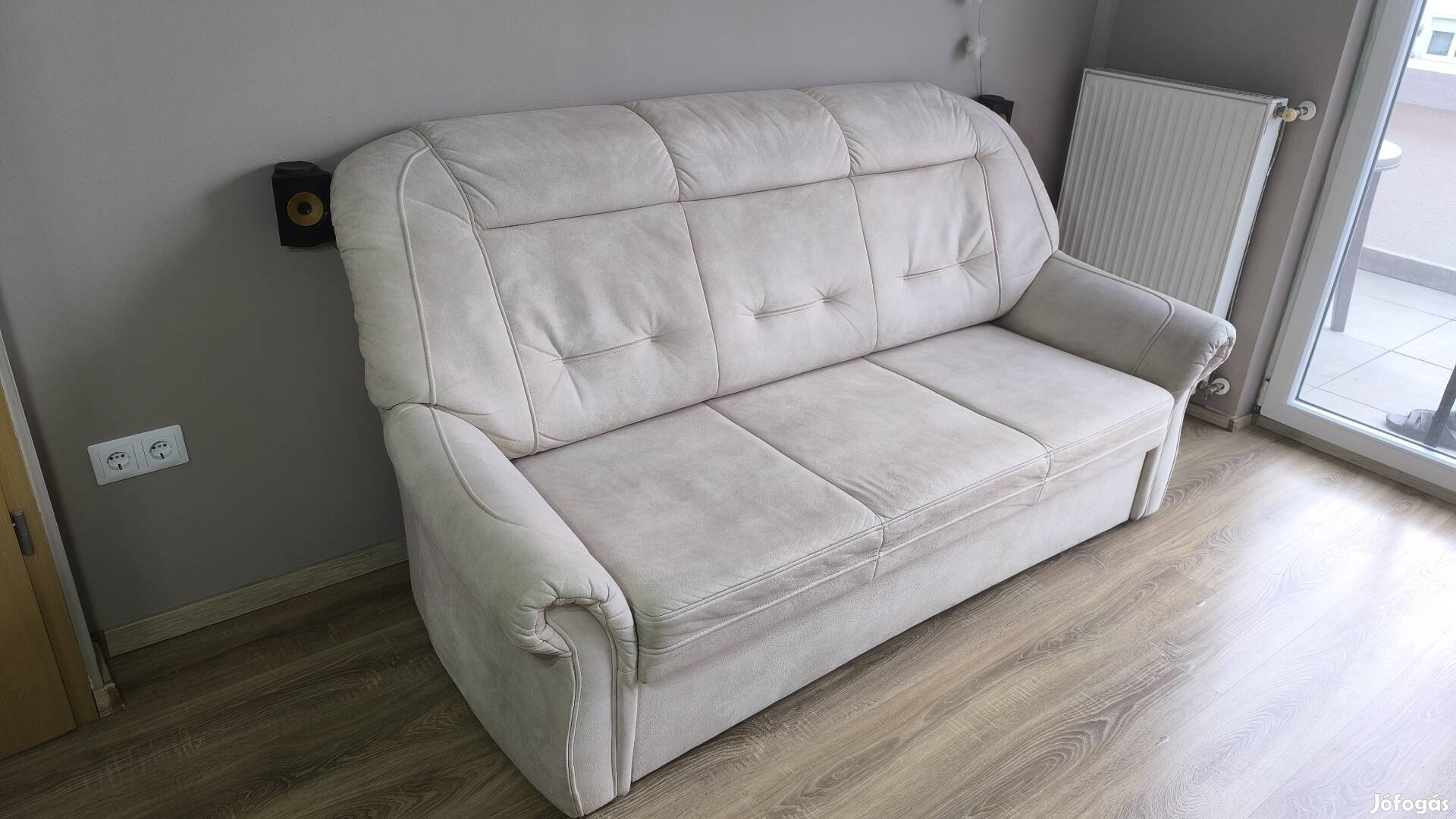 3 személyes kanapé, ággyá alakítható