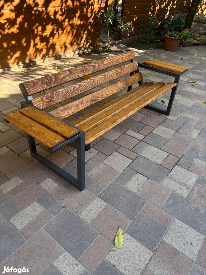 3 személyes padÁprilisiakció