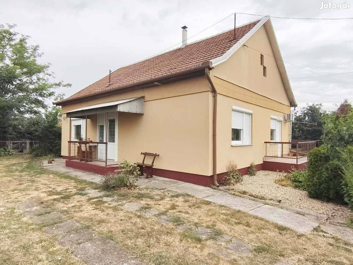 3 szobás családi ház eladó Kiskörén