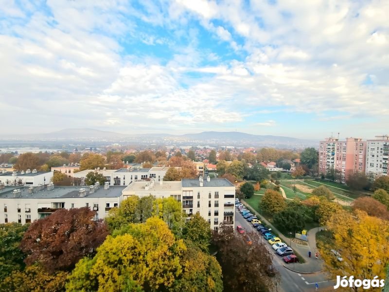 3 szobás erkélyes lakás Éva utcában ELADÓ!