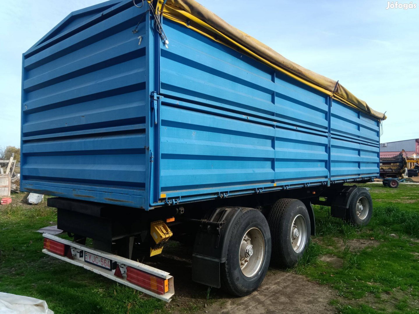 3 tengelyes,2 oldalra billenő eladó!