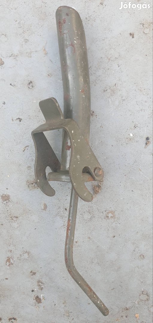 3db 20L-es marmonkanna tölcsérrel