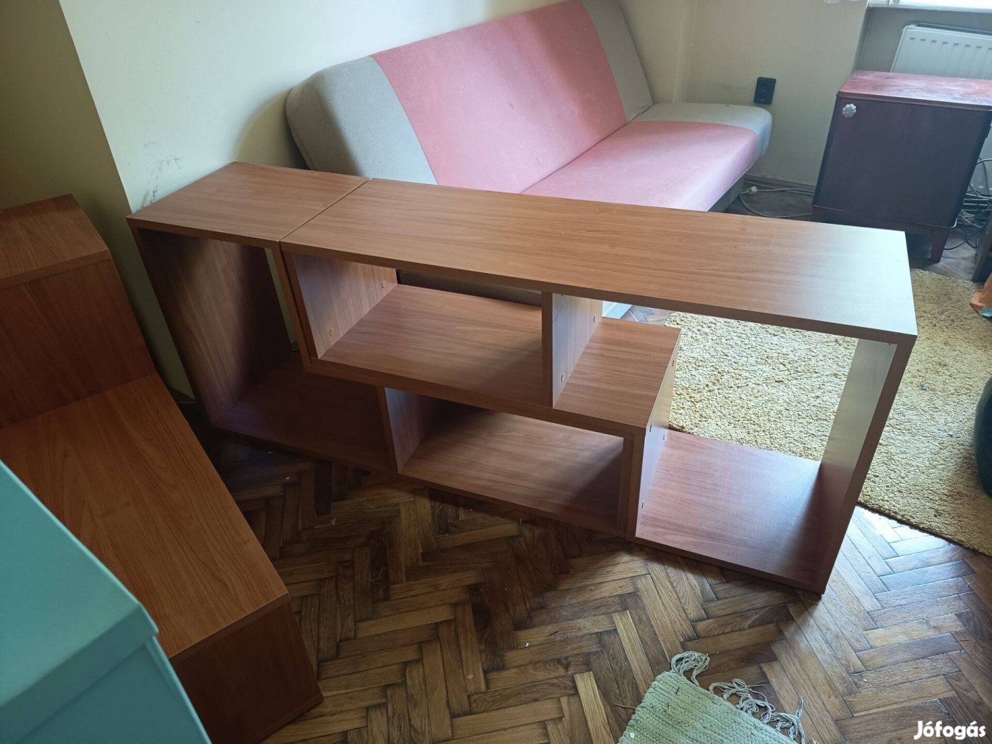 3db L alakú részből álló polc rendszer