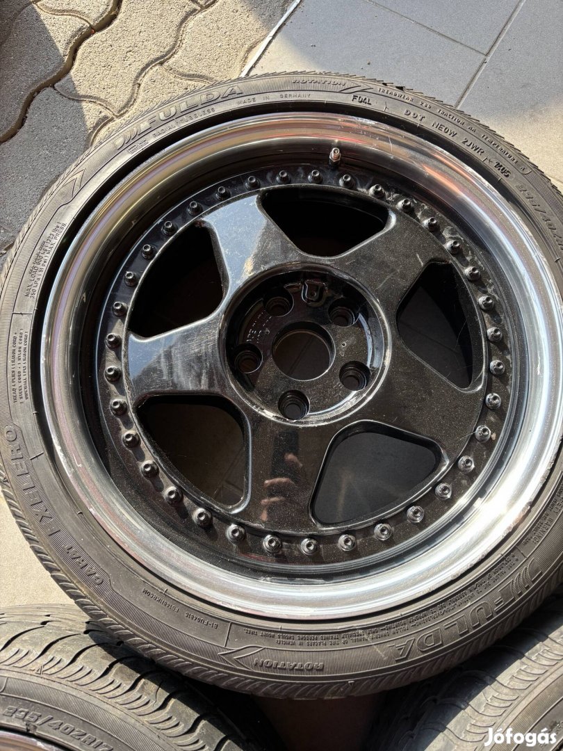 3db Oz futura 8x17 et35 5x112 alufelni rotkasag