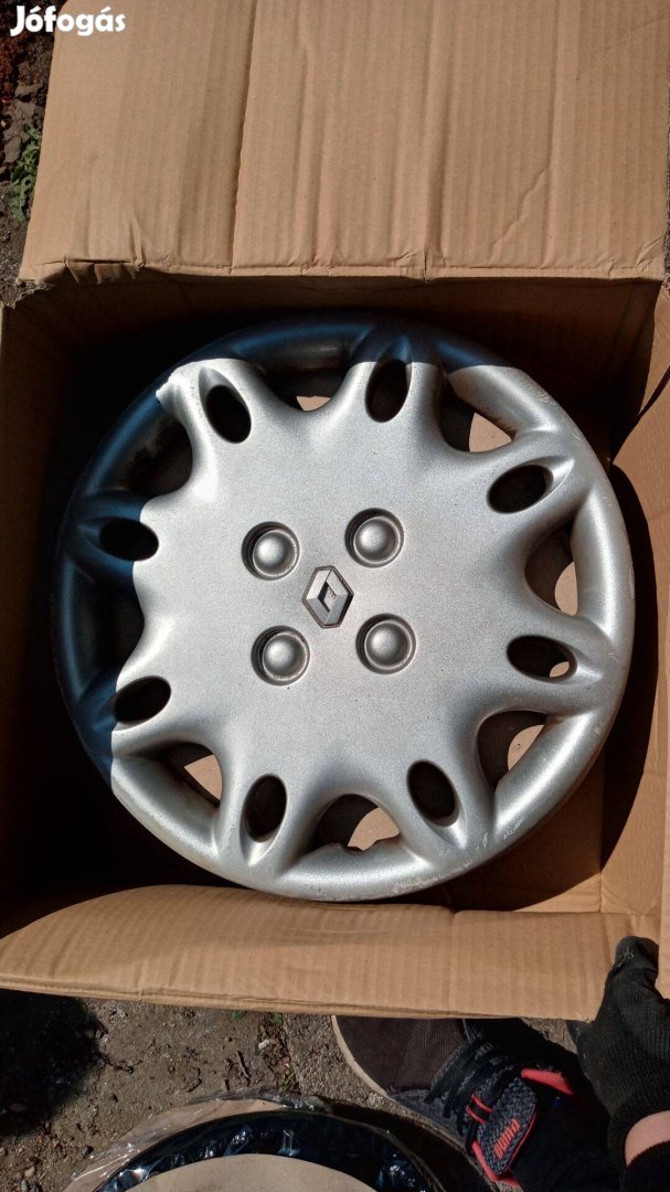 3db Renault dísztárcsa 14"