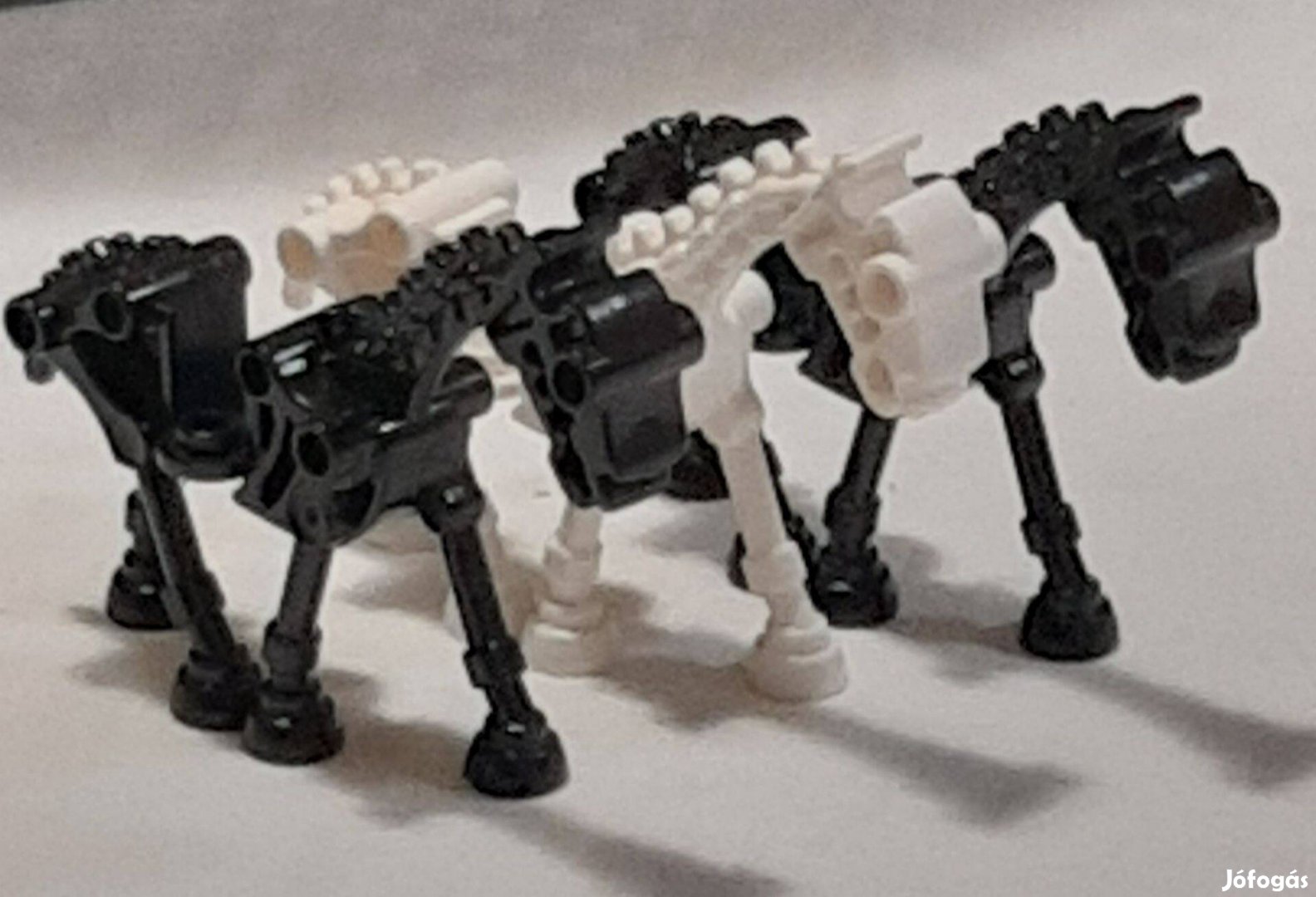 3db. Eredeti csontváz lego ló 10000ft.db. eladó
