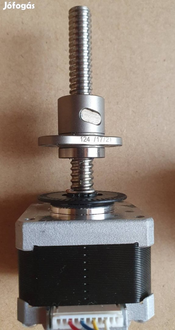 3db léptetőmotor golyósorsóval