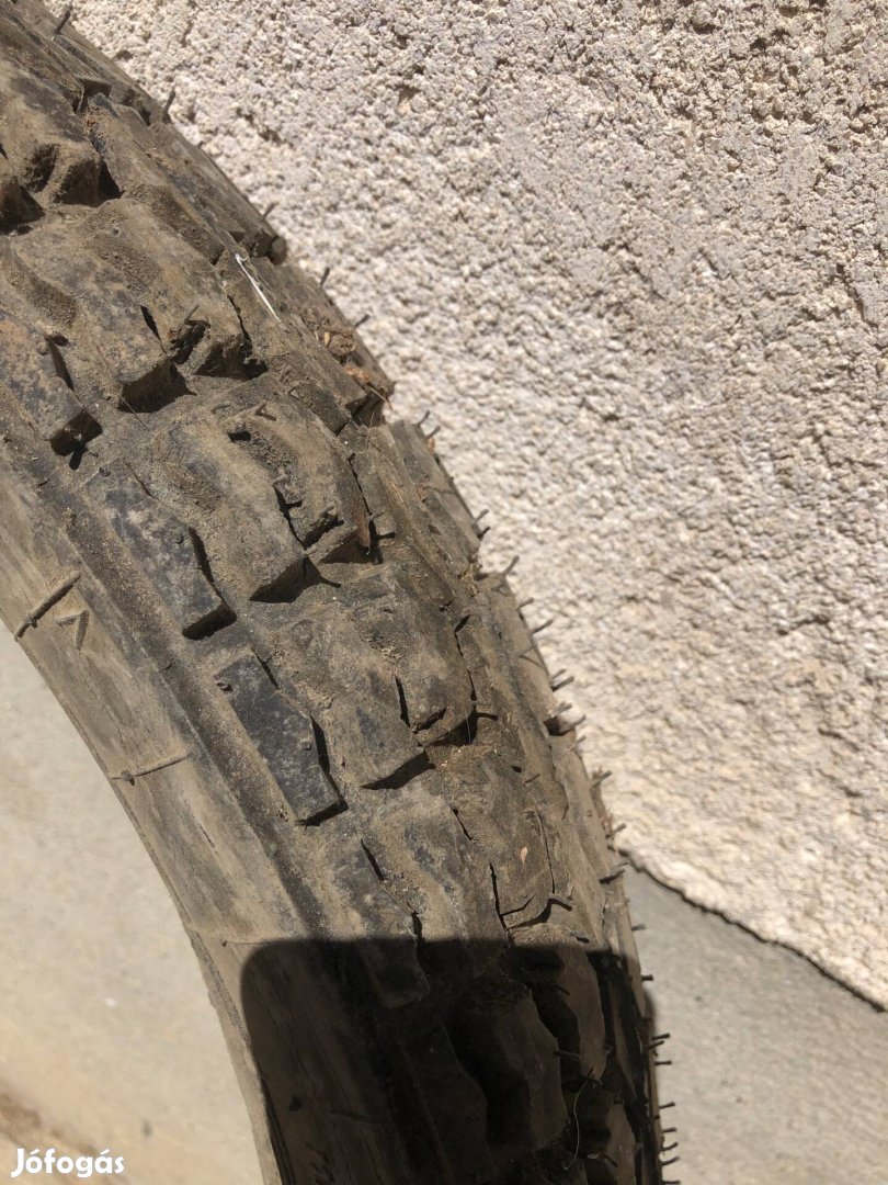3x18 as Pannónia motor külső gumi eladó új 1 db