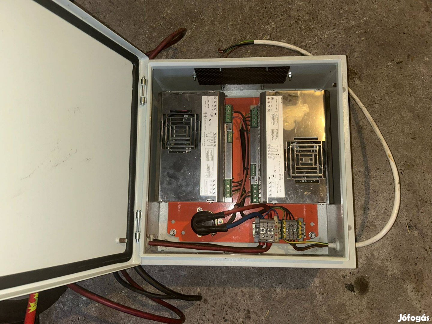 3x 380.550 V AC - 30V / 40A DC tápegység + kapcsolószekrény