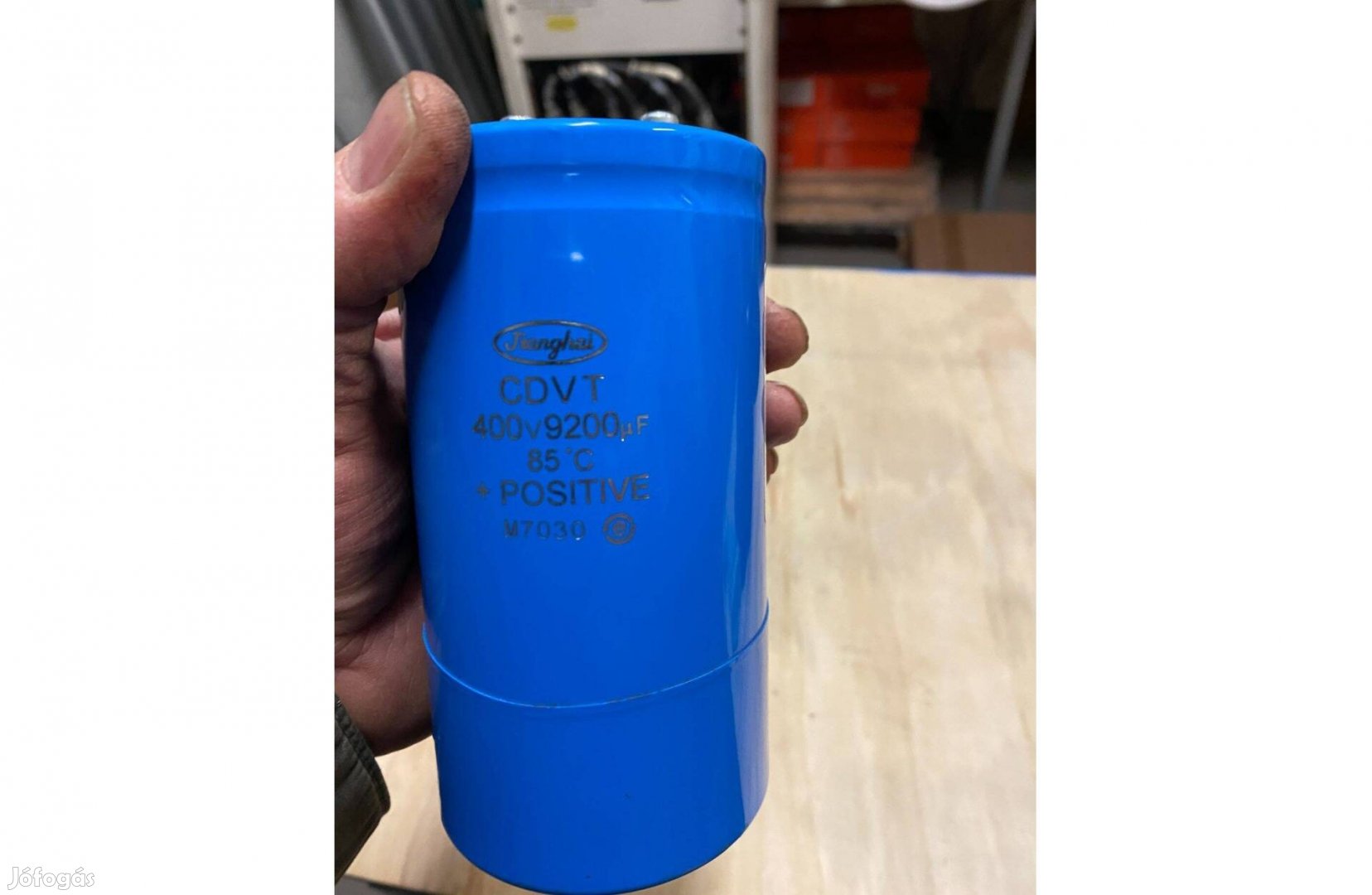 400VDC, 9200uF elkók eladók. 22 gyártásuak