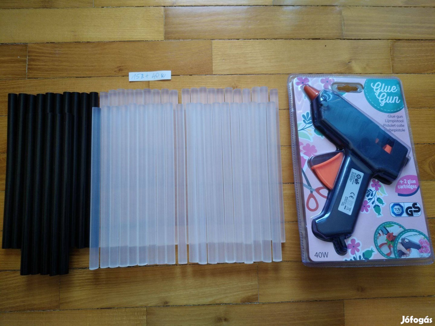 40W ragasztópisztoly15 db fekete ragasztó rúd41 db áttetsző