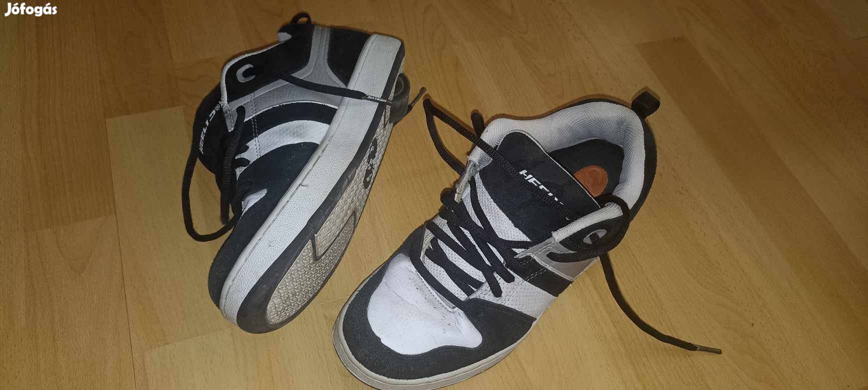 40,5 Heelys fekete-fehér gurulós cipő_2