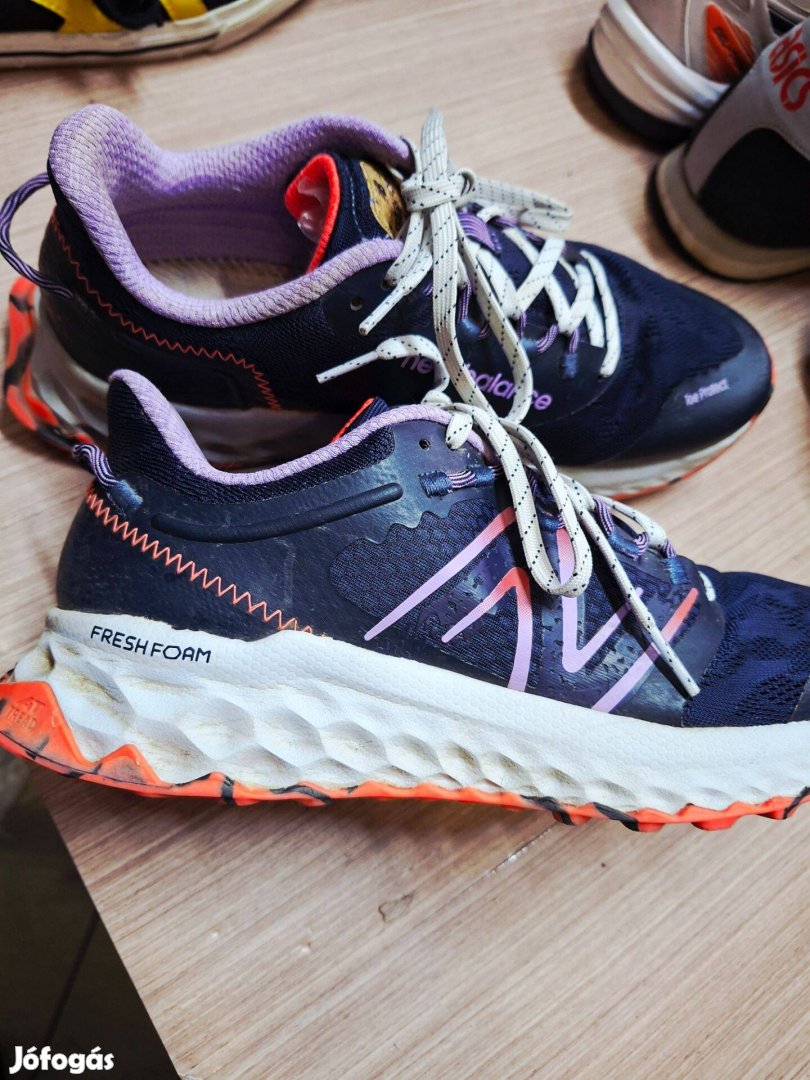 40,5-es New Balance Fresh Foam garoe női futócipő