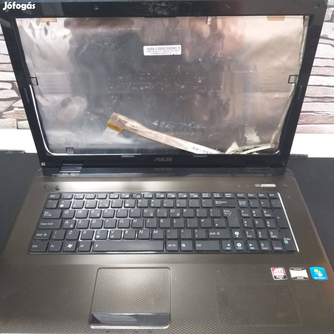 40.Asus K72D hibás,hiányos laptop alkatrésznek,hdd,töltő,memória nélk