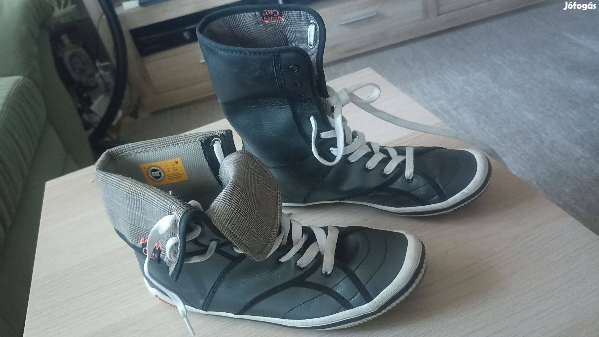 40 Caterpillar CAT magasszárú cipő - jó állapotban