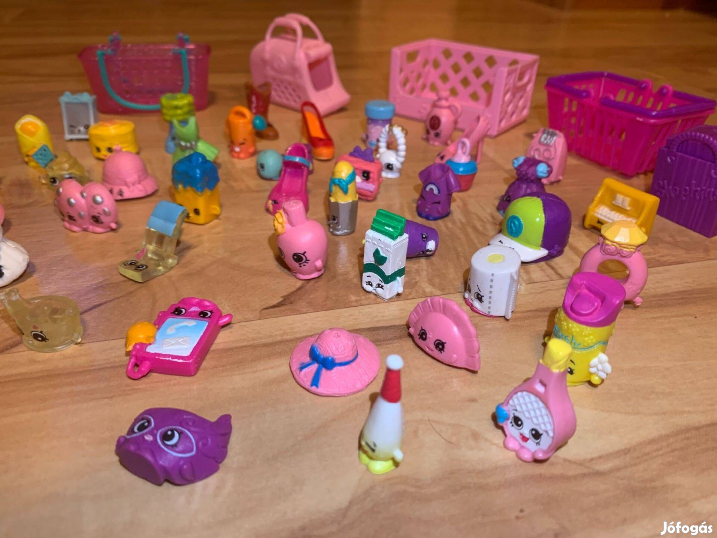 40 db Shopkins figura hordozókkal