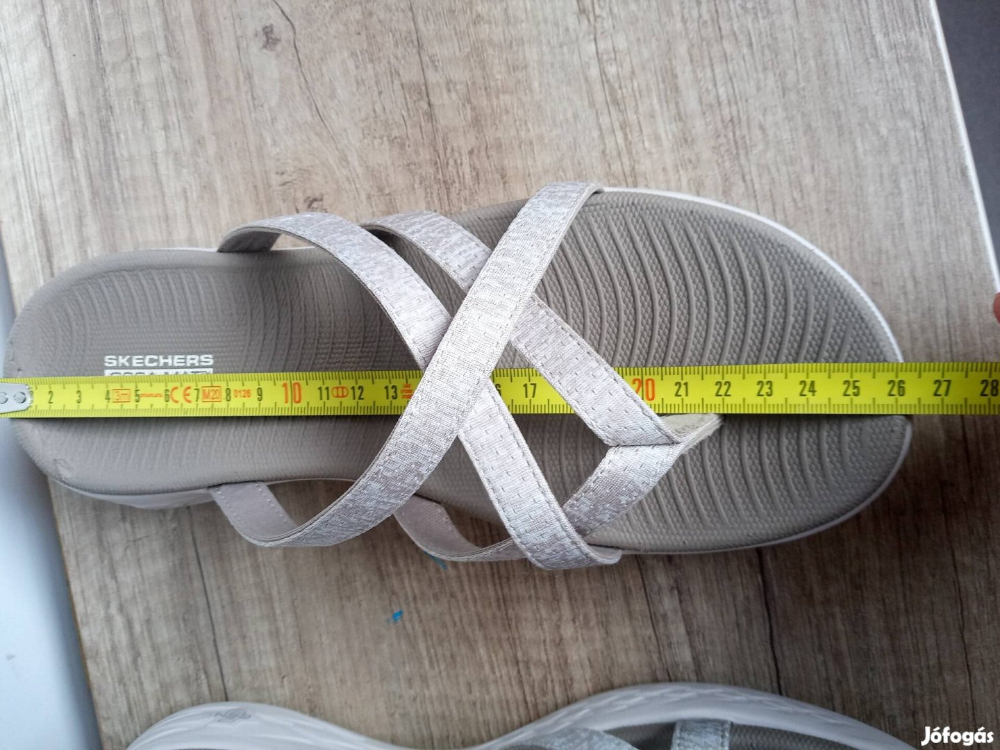 40-es Skechers papucs 