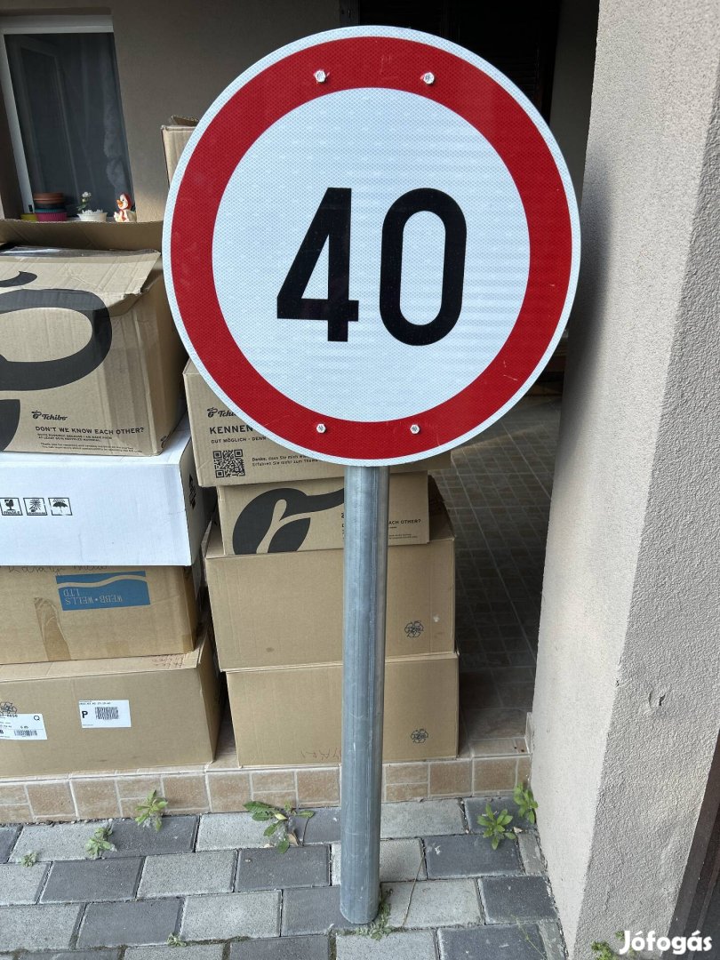 40-es közlekedési tábla