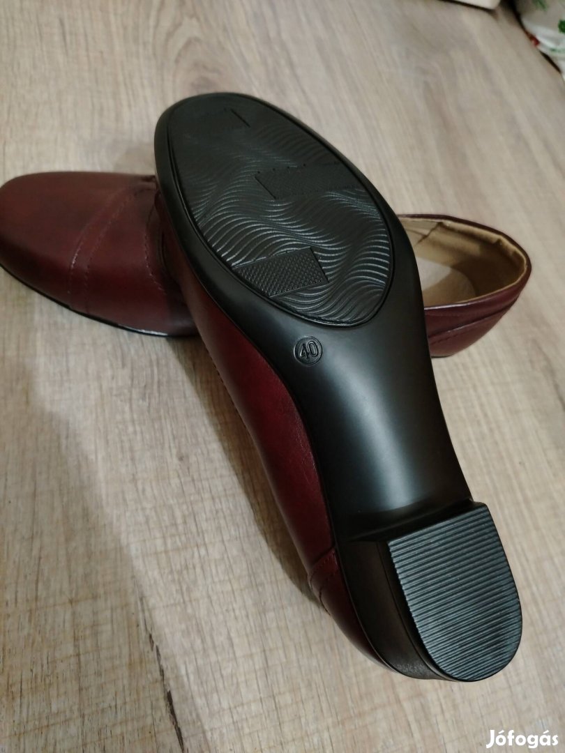 40-es női cipő, újszerű