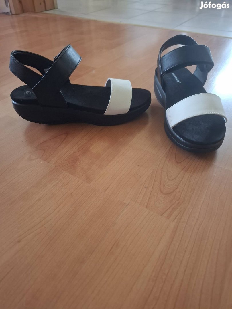 40-es szandál Walkmaxx Új!