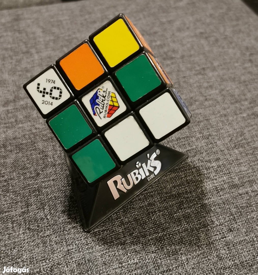 40 éves jubileumi kiadású Rubik kocka talppal 