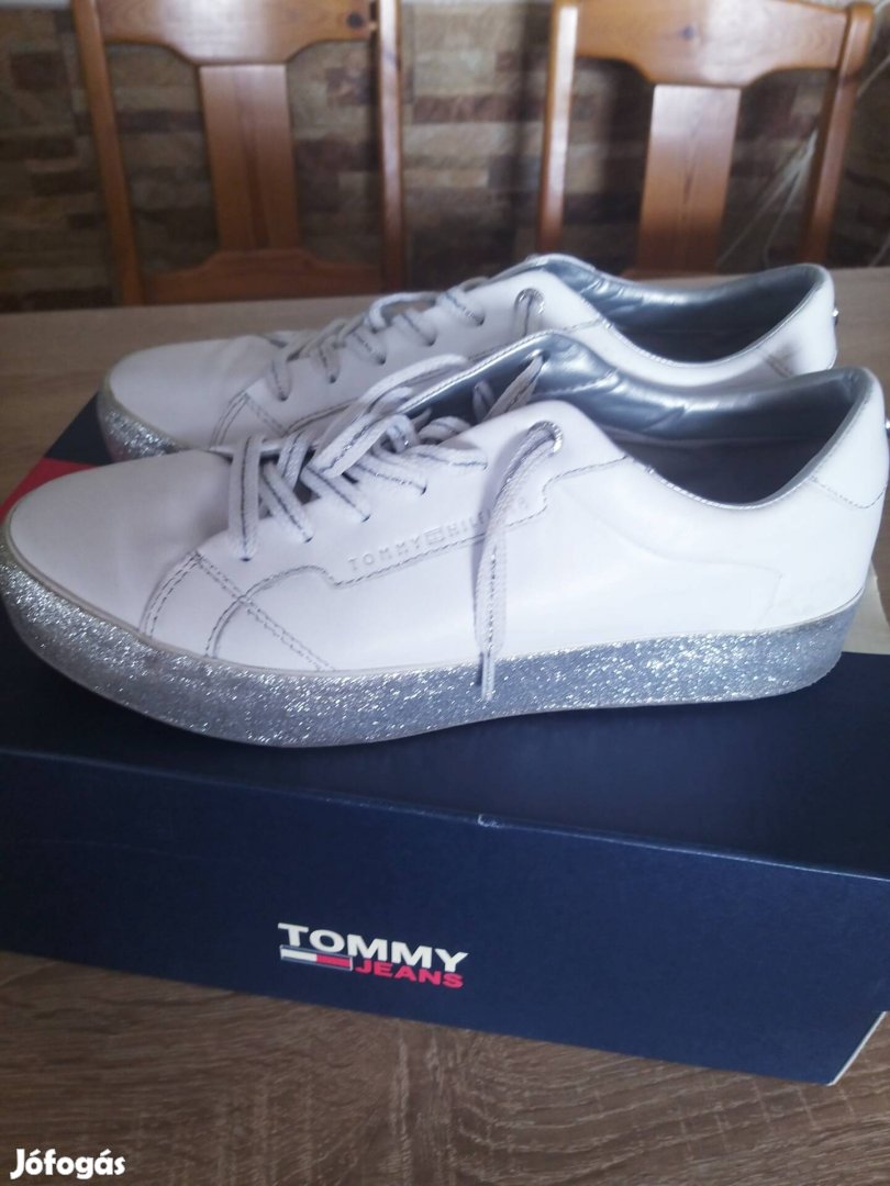 40es bőr Tommy Hilfiger cipő eladó 