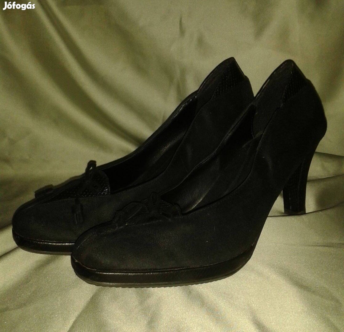 41 - es. Elegáns fekete női cipő!