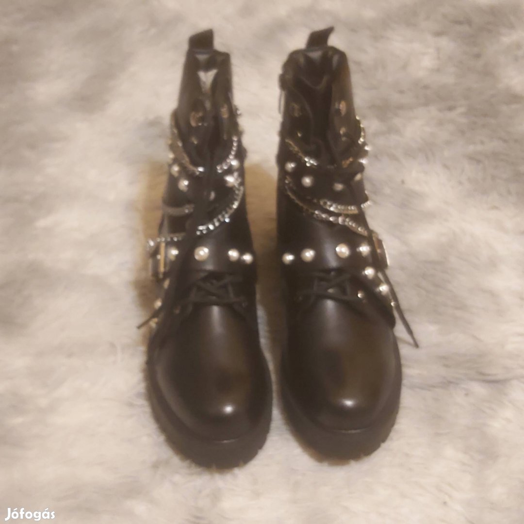 41-es Bakancs