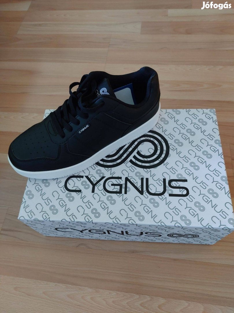 41-es Cygnus sportcipő