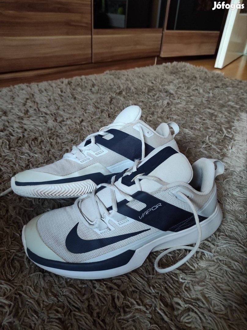 41-es Nike tenisz cipő eladó 