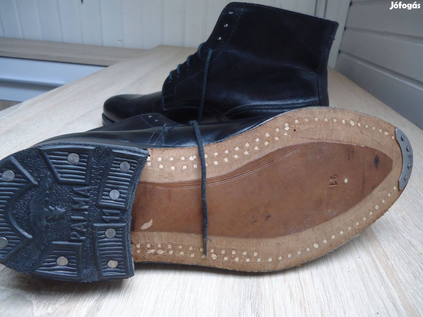 41 retro néptáncos bőrbakancs