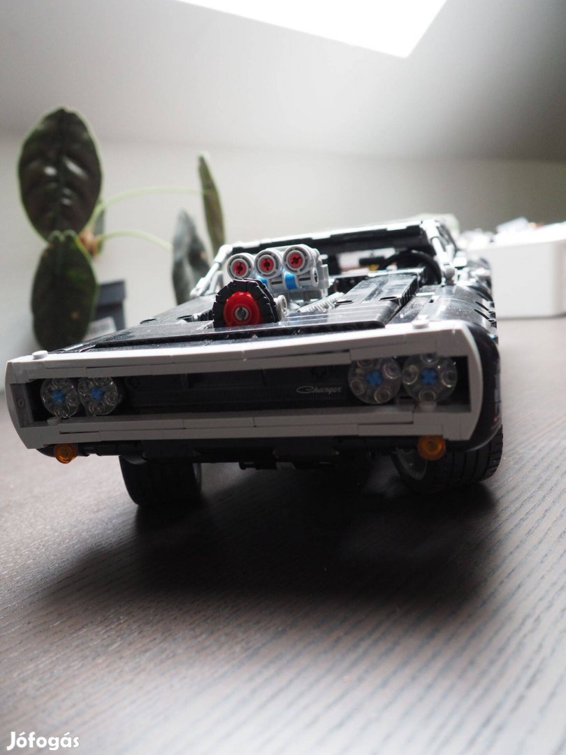 42111 LEGO Technic - Dom's Dodge Charger