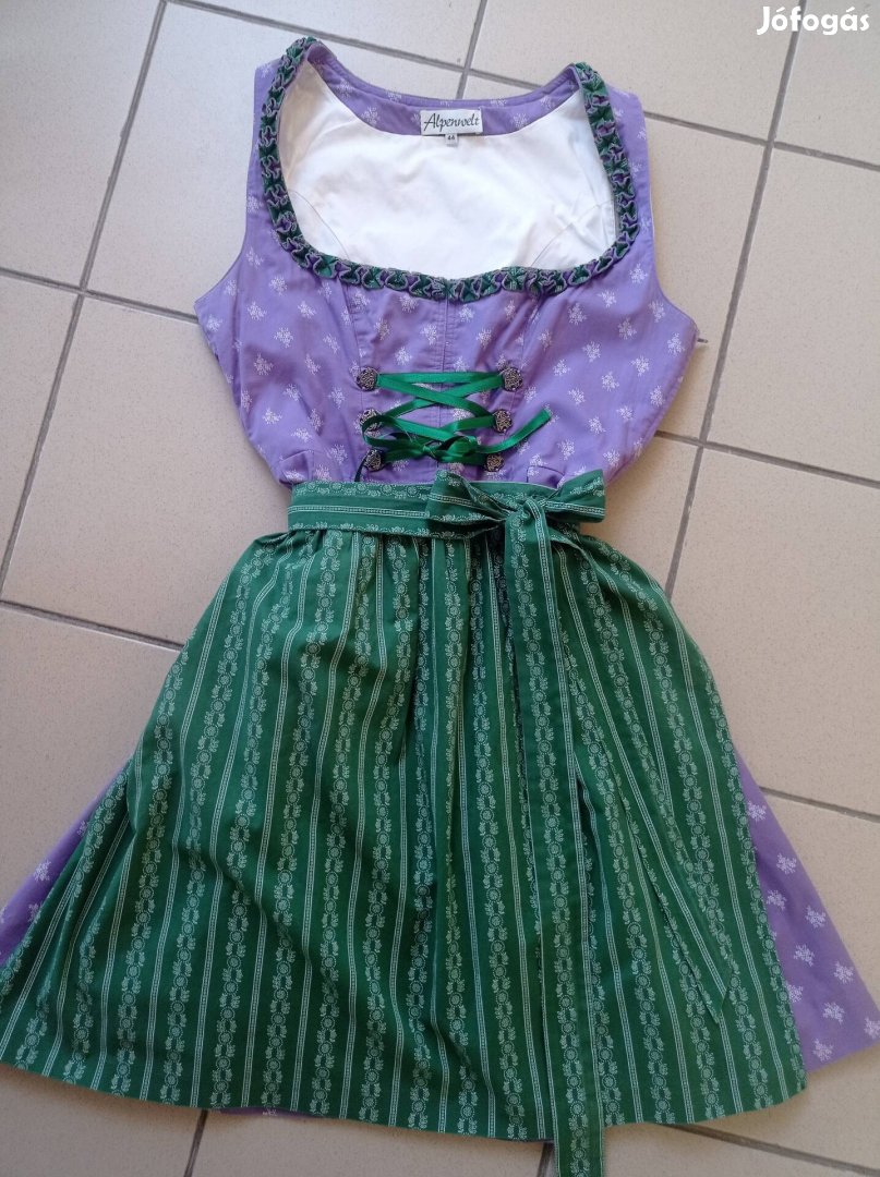 42/44-es dirndl ruha köténnyel 