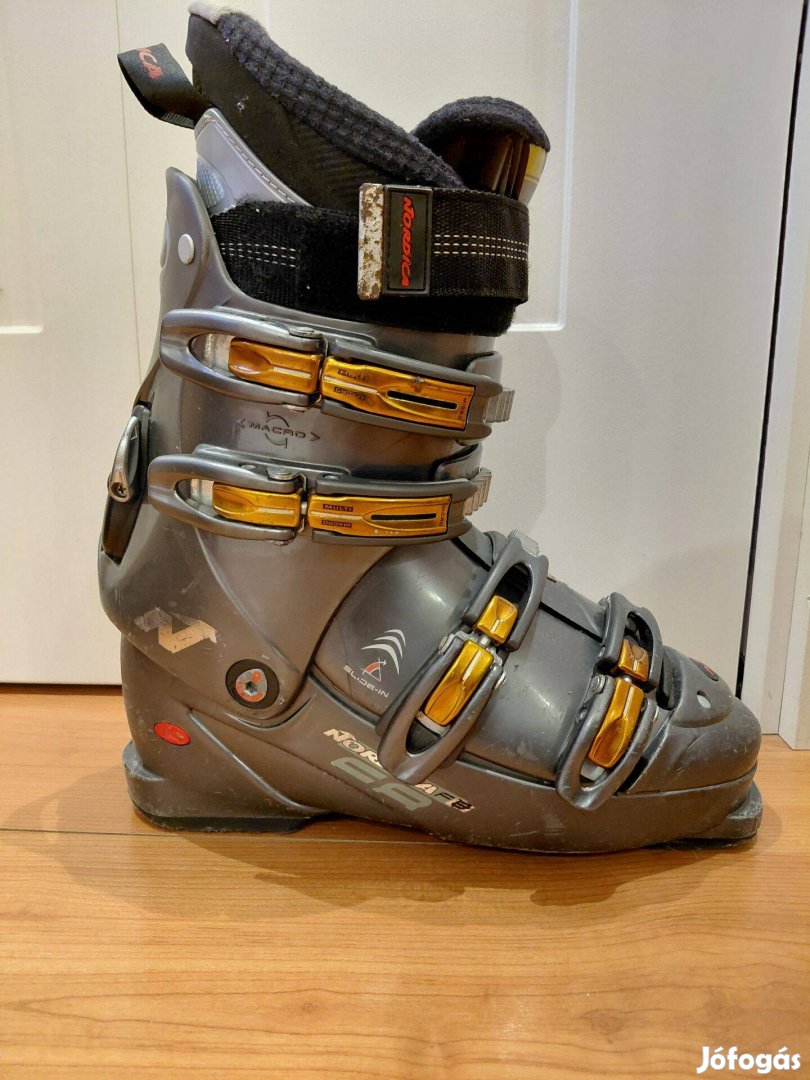 42-es sícipő eladó